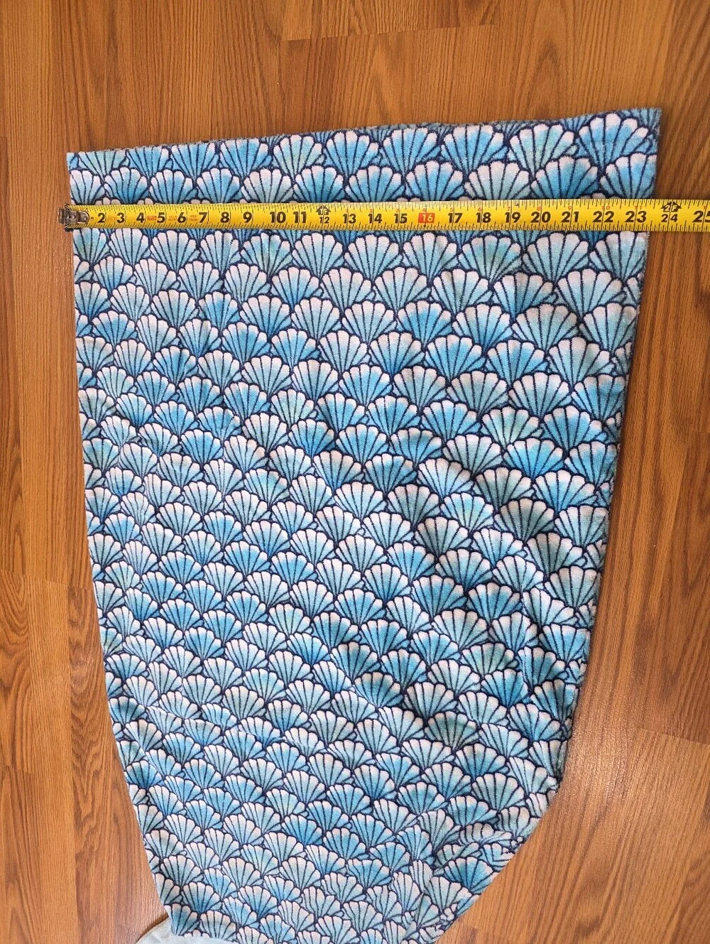 JUSTICE Mermaid Tail Climb In Wrap Turquoise Shell Beach Towel Blanket *EUC*